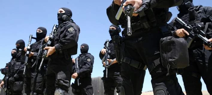 Σε εξέλιξη μεγάλη επιχείρηση της ΕΛ.ΑΣ. σε καταυλισμούς Ρομά – 21 συλλήψεις